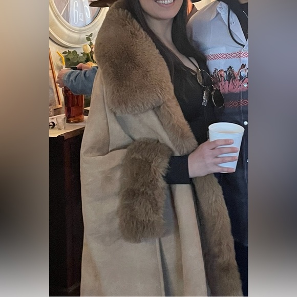 NWOT Suede, Fringe, and Fur!  For your Winter Western Wear 🤎🤠 - Picture 5 of 8